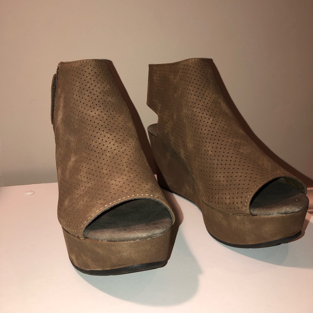 Brown wedges